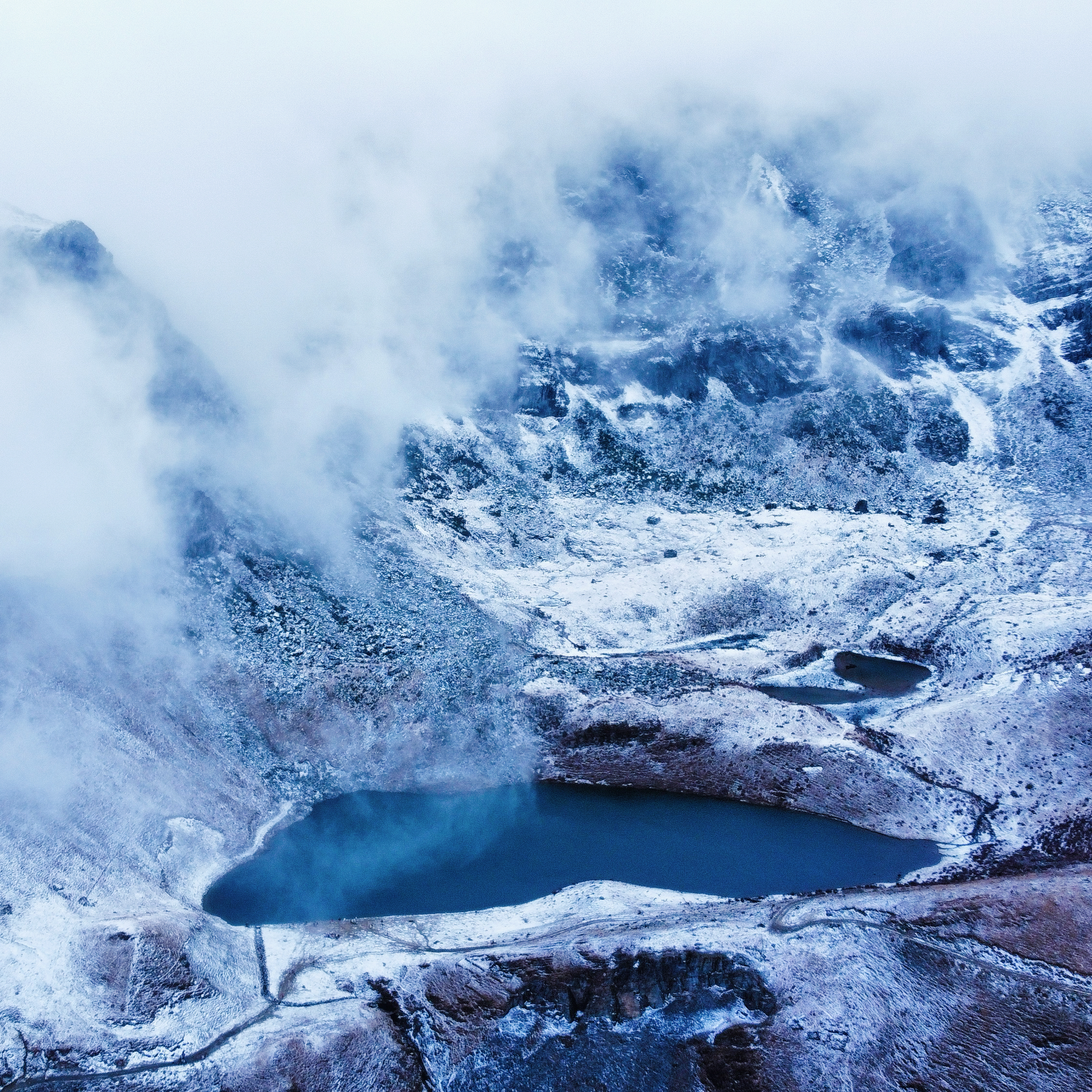 成人徒步 | 妖精塘一日徒步，12.24周三/12.27周六，可选妖精塘和贝母房一起走，妖精塘已经开始下雪啦！行走于昆明的小西藏，看绝美高山湖泊！