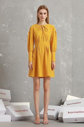 komello 黄色收褶灯笼袖连衣裙 14912