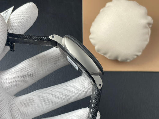 NOOB official新品：沛呐海Luminor Marina 44MM “烟灰”1662 喷砂钛壳工业感十足护侨把 圈口 把头深色碳纤维 色调层次高级上档次，与1661 相似却比1661 更闷骚 商品图13