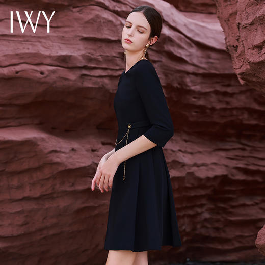 IWY/时尚气质黑色设计感职业连衣裙女酒店经理商务正装售楼部工作服Q13304 商品图4