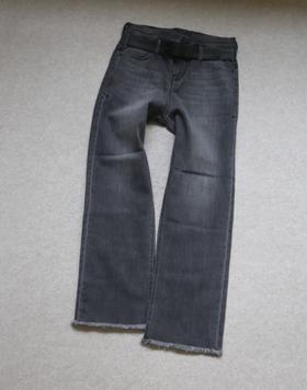 急茬儿的啊 速来抄底 哈！女段 RtA 土耳其棉 毛边裤脚 小直筒 牛仔裤