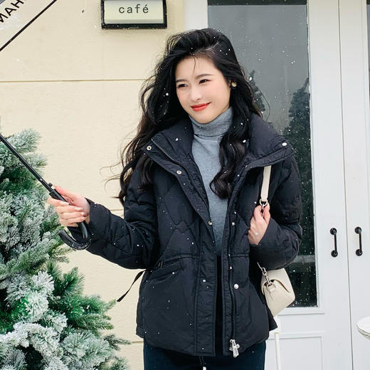 【百图lulu定制】【纸片人羽绒服】90白鸭绒 仿钻绒 短款 菱形格纹衍缝 羽绒服外套 商品图9