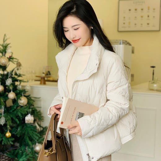 【百图lulu定制】【纸片人羽绒服】90白鸭绒 仿钻绒 短款 菱形格纹衍缝 羽绒服外套 商品图1