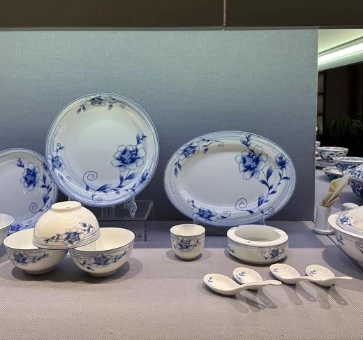 景德镇陶瓷 国瓷红叶 50头兰色梦幻 商品图0