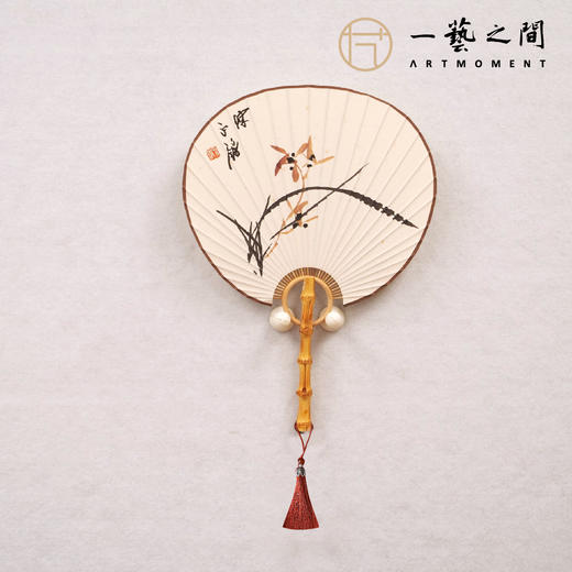 陈永锵 团扇《芳心予人》《兰花》20x25cm 国画原作 原木手柄扇面+流苏挂饰+扇座摆件+礼盒 送礼佳品 手绘手写限量仅2把 ！ 商品图7
