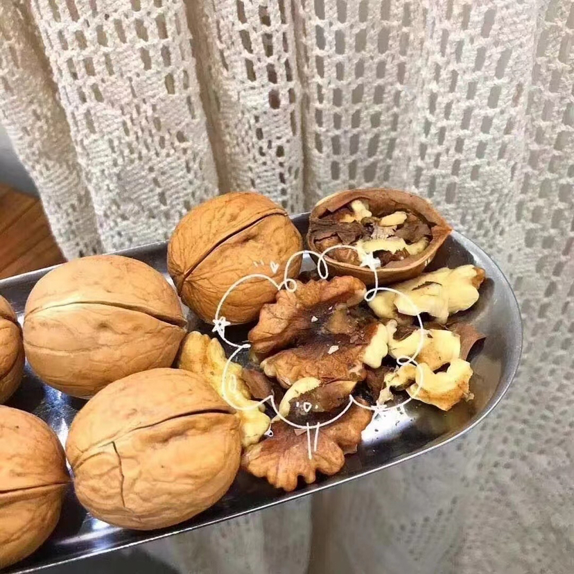 【三枝梅纸皮核桃·系列礼盒】皮薄如纸，熟核桃～ 轻松剥开，入口酥香。品质一级棒的草本核桃，送人很好❗️