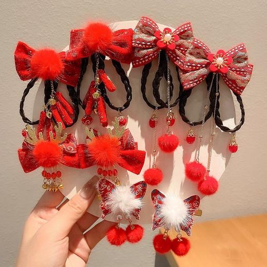 【29.9/任选两套！】新年红色儿童可爱发夹，秋冬女童毛绒宝宝发卡头饰，2024龙年过年发饰，新年，带着孩子无限欢愉共迎龙年！选择可爱发夹，演绎秋冬女童的温暖潮流！ 商品图2