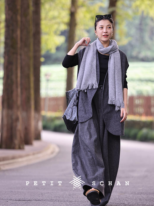 PETIT SCHAN小闪 CLO#376 cruise 游弋 意大利进口羊毛桑蚕丝混纺微弧大廓形阔腿香蕉裤 商品图8