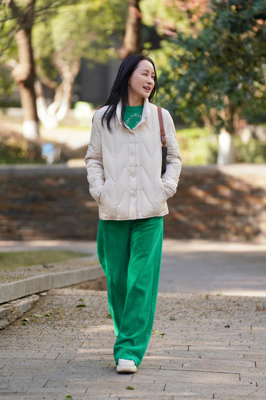 现货 臣禾 轻磅压胶羽绒服9234070452 商品图3