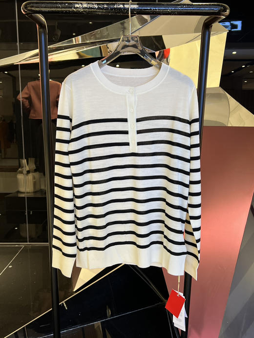 女士精纺扬子纱半开系扣条纹 商品图1