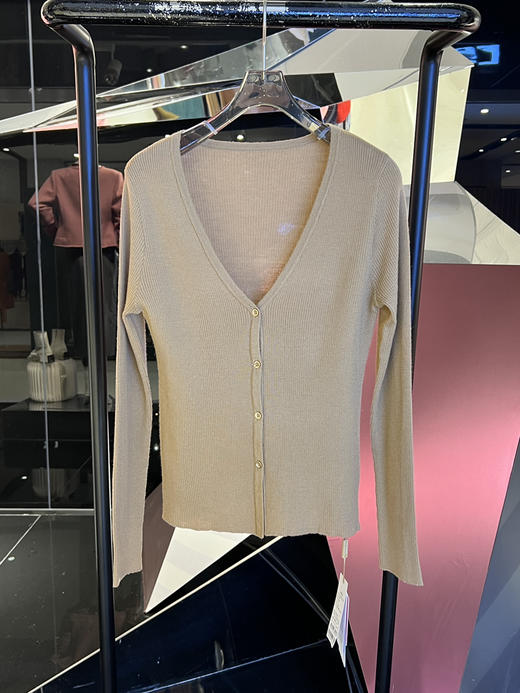 女士机洗精纺羊毛v领开衫 商品图3
