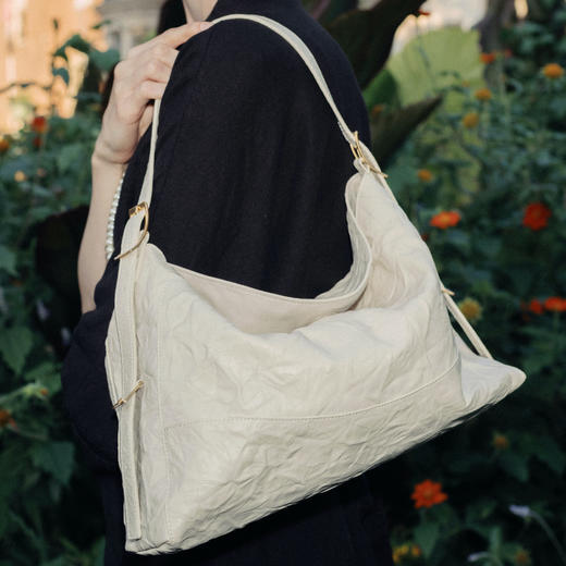 【赵昭仪同款】品牌直发 APEDE MOD 软牛皮粽子包流浪包（肩带可拆卸调节） 商品图2