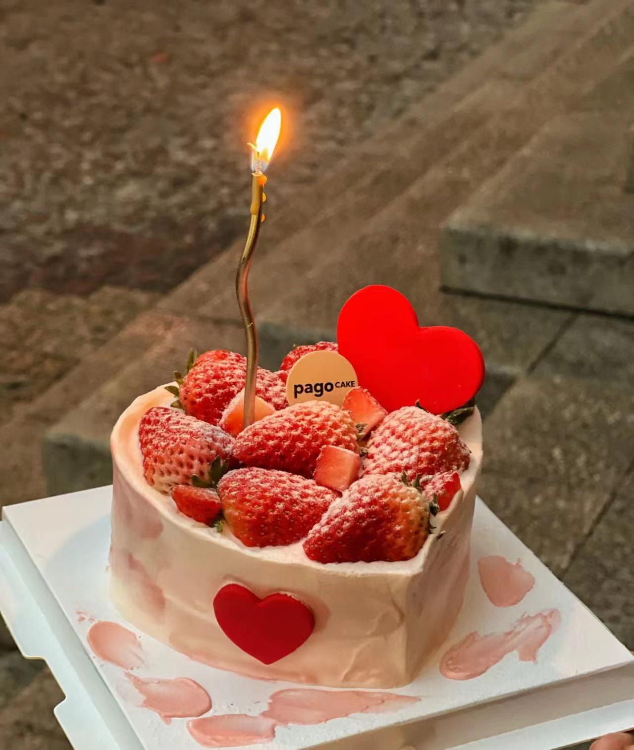 黑巢-浪漫草莓心形生日蛋糕生日蛋糕