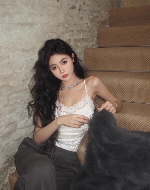 【买一送一 】金丝绒蕾丝小吊带 超美精美蕾丝花边 高弹舒适缝内搭吊带 透气润肤 商品图3