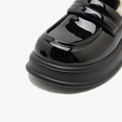 西遇加绒乐福鞋女新款漆皮一脚蹬JK黑色小皮鞋厚底毛毛鞋V0034403 商品图5