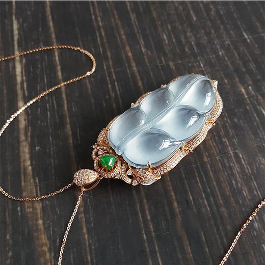 【天然正品】A货天然冰种白色叶子翡翠吊坠   30.30克  AU750玫瑰金豪镶钻石 时尚款 天然冰种 白色叶子 金枝玉叶 翡翠吊坠     031016KC01 商品图2