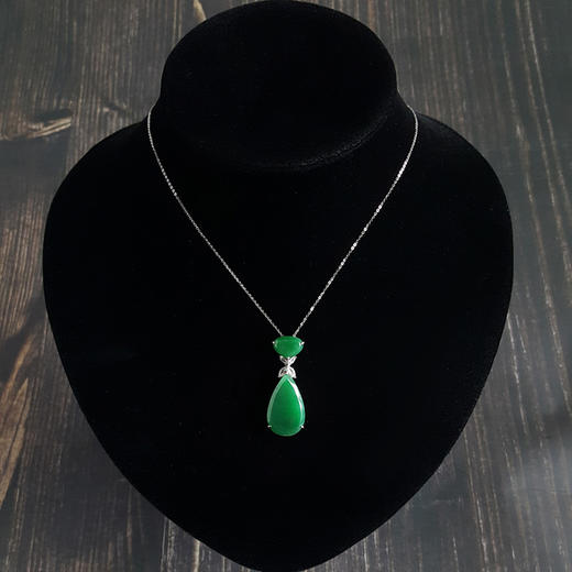 【天然正品】6.588克 AU750白金 镶钻 满绿糯冰种 水滴形 收藏级翡翠 纯净 150621NJ23 商品图3