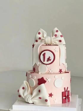 幸福蝴蝶结+双层蛋糕