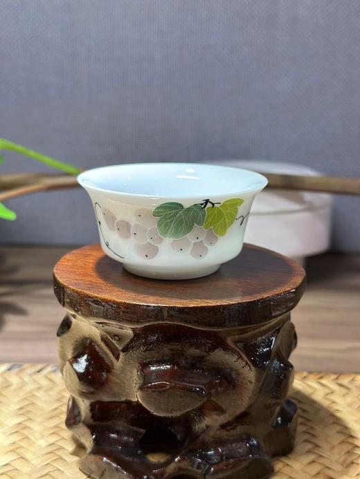 景德镇陶瓷 国瓷红叶 8头釉下五彩汾水葡萄 商品图4