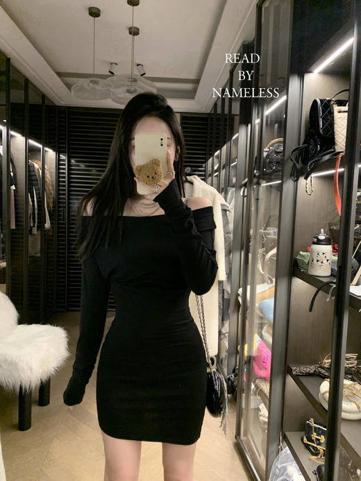 Read Nameless /超弹黑色斜边包臀裙 商品图3
