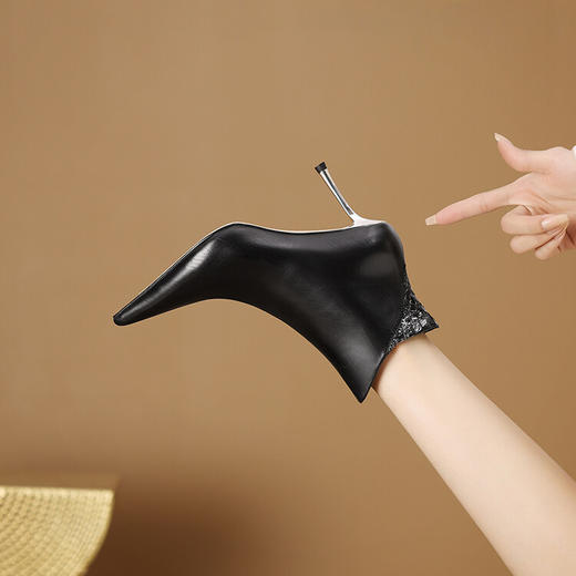 【预售5天】黑色小高跟鞋拼接法式优雅尖头细跟及裸靴冬季短靴XC&SR206 商品图4