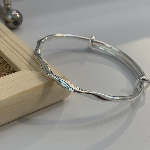 KADER卡蒂罗 灵动水纹手镯 999纯银浪漫波纹造型设计可调节银镯 简约通勤风配饰优雅气质 闺蜜同款女生款 礼盒 商品图1