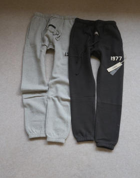 简单粗暴的 哈！情侣段 F0G 1977 第二季 加绒的 束口小宽松 裤 2色入