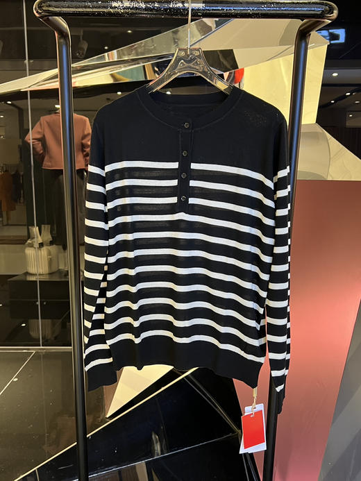 女士精纺扬子纱半开系扣条纹 商品图2