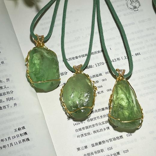 巴西绿水晶原石吊坠项链 商品图1