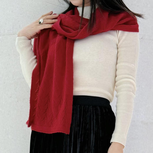 馥迦新年温暖软糯镂空羊绒围巾 商品图5