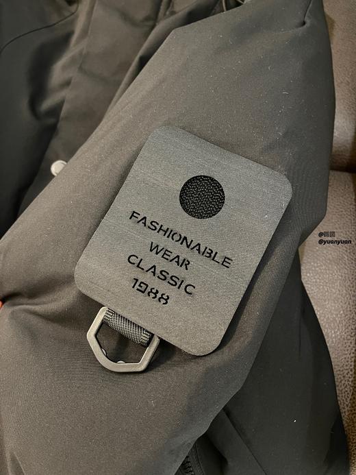 高品重磅复团‼️陈牧驰明星同款~专柜💰2000+【波**同款黑科技蓄热工装外套】男女同款  秒杀福利价 ▪️分仓填充的军工级P棉 ▪️石墨烯热反射 冬天降再大的温!有它完全可以顶住 商品图11