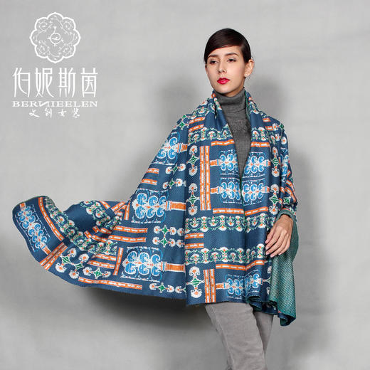 【伯妮斯茵】 163W222-绿色主题围巾--《呼吸枫丹白露自然情怀》 商品图0