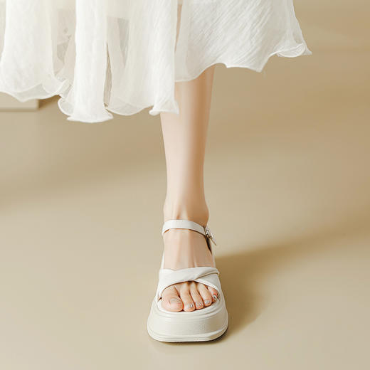 厚底凉鞋女2023夏季绿色显白罗马鞋一字带沙滩鞋小码女生外穿凉鞋 商品图1