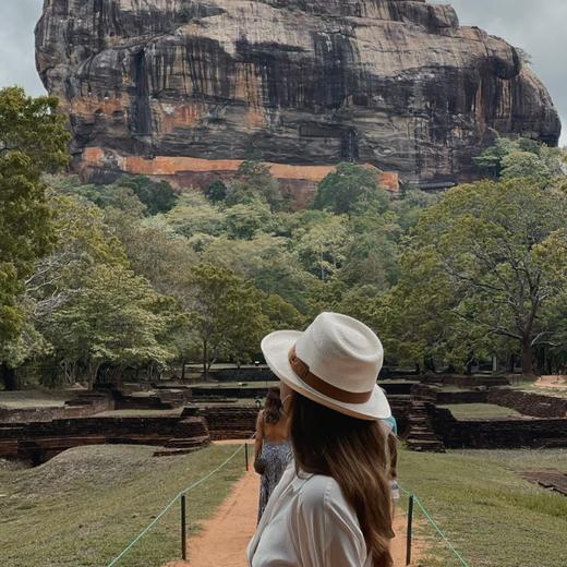 【海岛度假·斯里兰卡+马尔代夫】双国之旅8天6晚·2人成团（打卡斯里兰卡世界遗产：狮子岩+圣城康提+佛牙寺+加勒古堡+欣赏高跷钓鱼+《千与千寻》海滨小火车，马尔代夫海岛度假+入住水上别墅屋） 商品图1