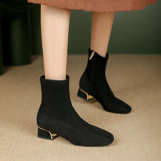 品质好货 | Safiya/索菲娅2023秋冬复古弹力低跟拼接瘦瘦靴 SF34118837 商品图4