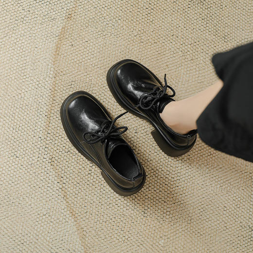 精致女生英伦厚底小皮鞋女2025春季新款粗跟松糕底系带玛丽珍单鞋 商品图2