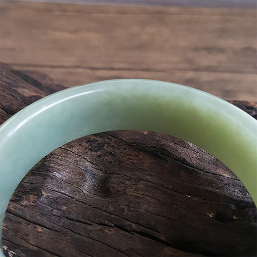 【天然正品】天然精品新疆籽料沙枣青60号和田玉手镯 190223NJM01 商品图2