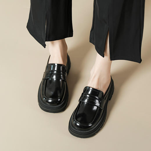 小皮鞋女一脚蹬懒人乐福鞋春新款2023年厚底包头半拖鞋外穿凉拖鞋 商品图0