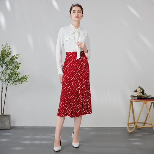EITIE爱特爱步步生花鱼尾包臀复古高腰碎花红色过膝半身裙24新款A2406303 商品图3