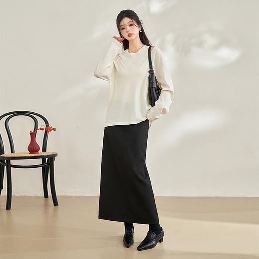 西遇慵懒风白色针织两件套女新款圆领背心深V领开衫上衣10340170 商品图1