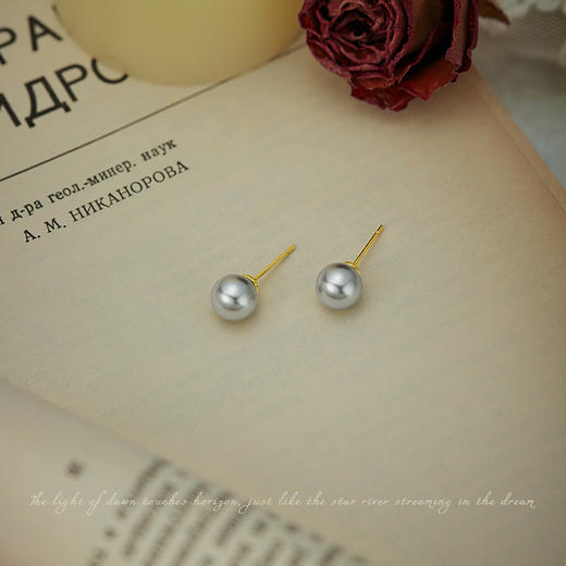 Oflye潮流饰品 银灰仿珍珠耳钉女新款真多麻色秋冬耳饰 商品图3