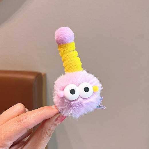【搞怪个性发夹】儿童可爱丑萌煤球发卡子毛绒秋冬2023新款小孩发饰 商品图6
