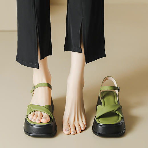 厚底凉鞋女2023夏季绿色显白罗马鞋一字带沙滩鞋小码女生外穿凉鞋 商品图0