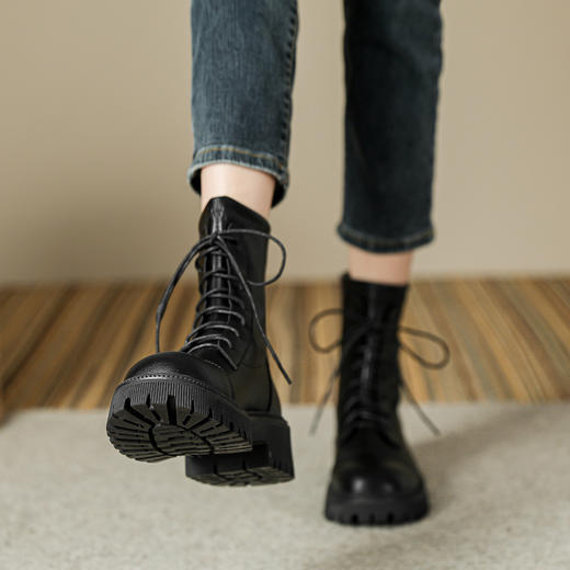 2023秋冬款短靴英伦风圆头粗跟短筒靴子女系带马丁靴经典款女靴子 商品图1