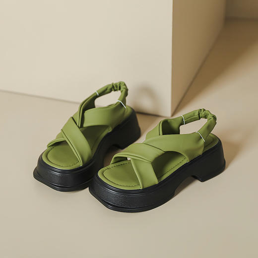 厚底凉鞋女夏季显白绿色罗马鞋软底百搭交叉带松糕鞋沙滩鞋子 商品图5