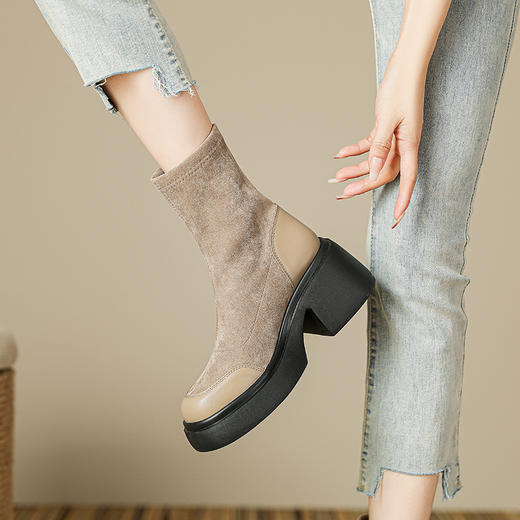 现货秒发，厚底7CM高跟绒面短靴女34码女生瘦瘦靴轻底弹力短筒靴 商品图0