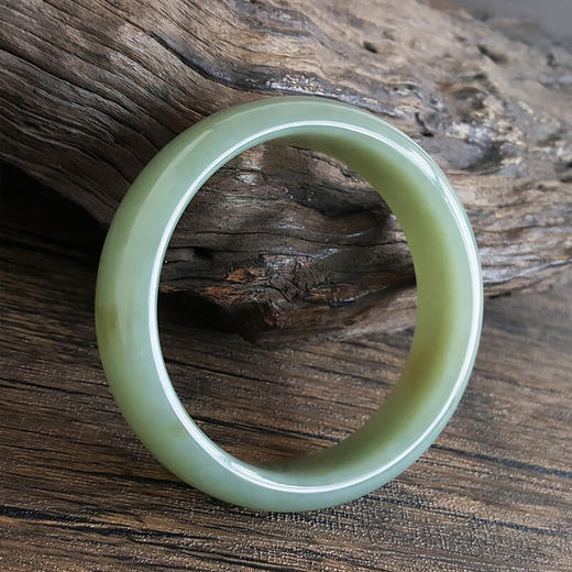 【天然正品】天然精品新疆籽料沙枣青60号和田玉手镯 190223NJM01 商品图3