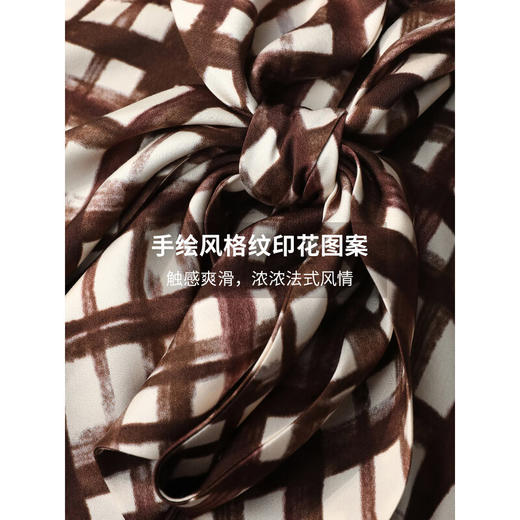 COCOBELLA雾感缎面飘带领通勤连衣裙秋轻奢法式茶歇衬衫裙FR3005 商品图4