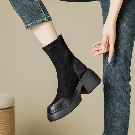 现货秒发，厚底7CM高跟绒面短靴女34码女生瘦瘦靴轻底弹力短筒靴 商品图1