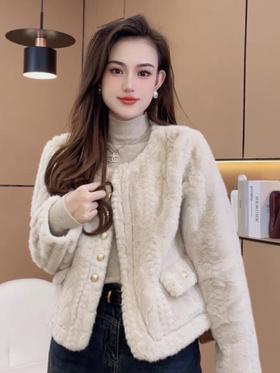 女金貂绒外套23613D